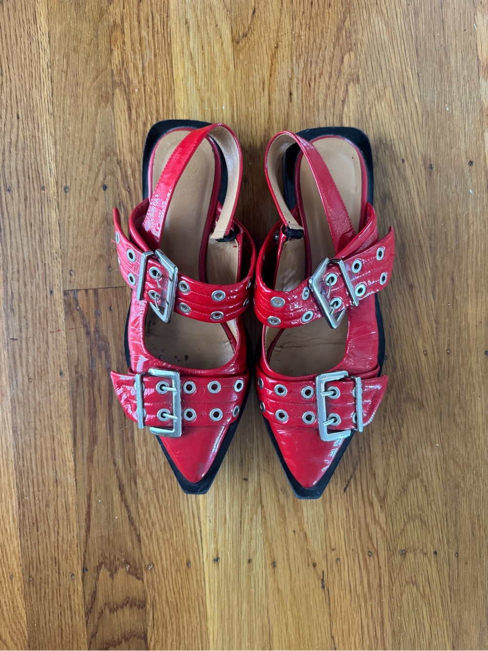 Feminine Buckle Ballerinas in Red